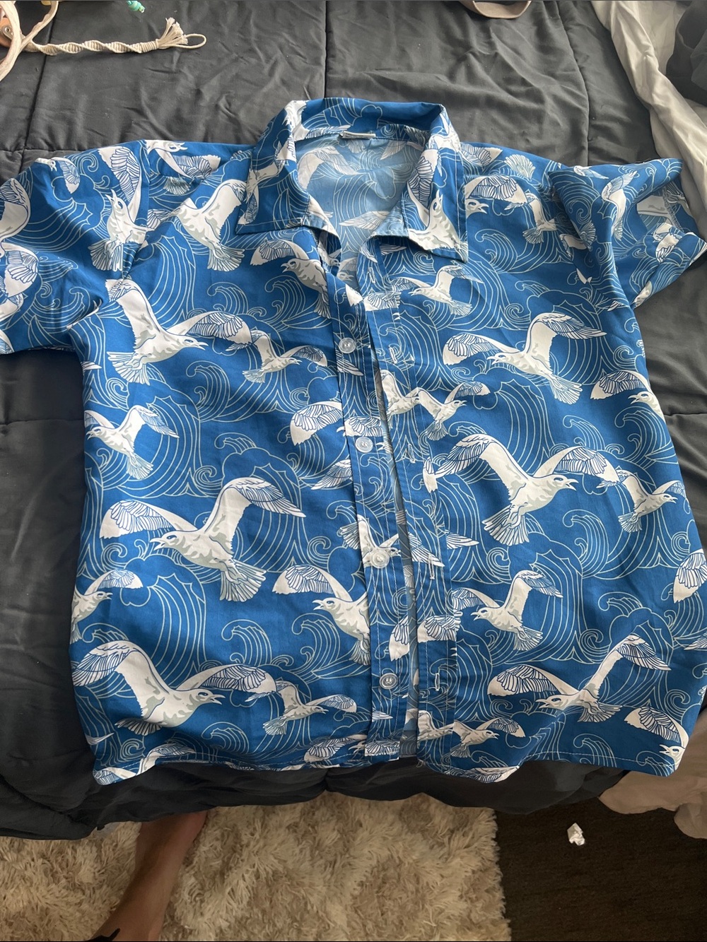 Men's Blue Seagull Print Short-Sleeve Button-Down Shirt